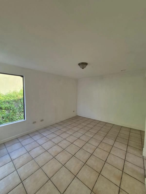 En Venta Townhouse KM 15 CAES, Frente a Condado Concepción — Casa en Venta en km 11-15, Carretera a El Salvador, Guatemala, Ciudad — foto 2 de 17