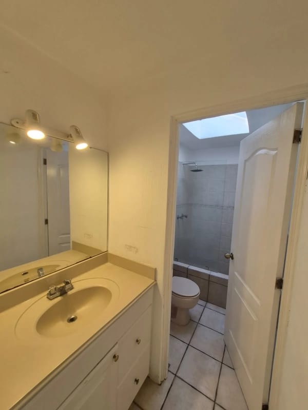 En Venta Townhouse KM 15 CAES, Frente a Condado Concepción — Casa en Venta en km 11-15, Carretera a El Salvador, Guatemala, Ciudad — foto 10 de 17