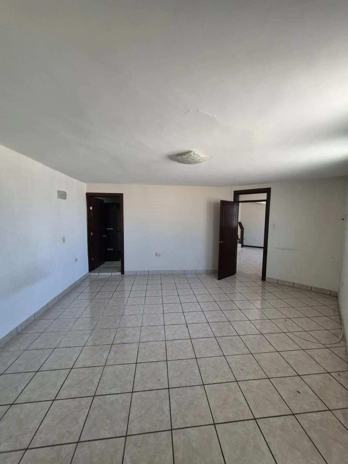 Gran Oportunidad de Inversión en Ciudad de Plata, Zona 7 — Casa en Venta en Zona 7, Guatemala, Ciudad — foto 3 de 12