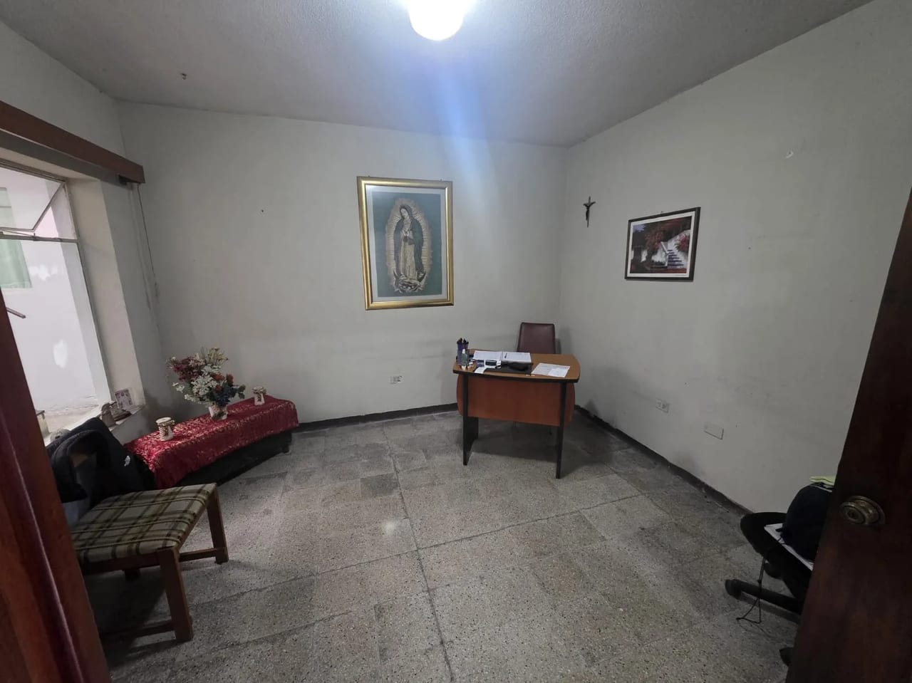 Casa en Venta Zona 7 Calzado Mateo Flores para Oficinas o Vivienda — Casa en Venta en Zona 7, Guatemala, Ciudad — foto 7 de 13