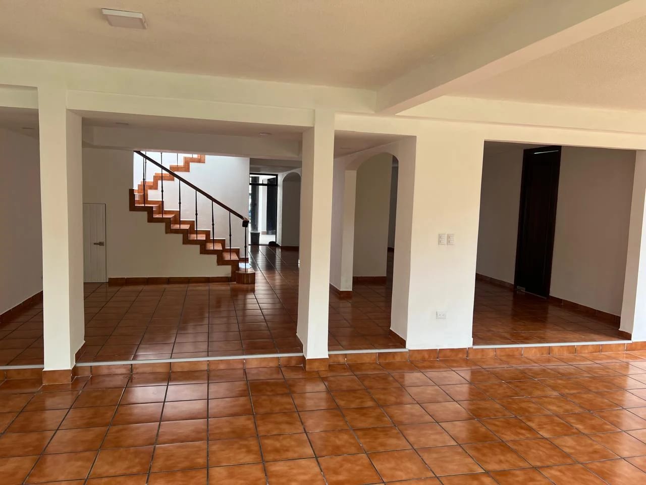 Propiedad en Renta para Oficinas a Puerta Cerrada — Casa en Alquiler en Zona 14, Guatemala, Ciudad — foto 9 de 15