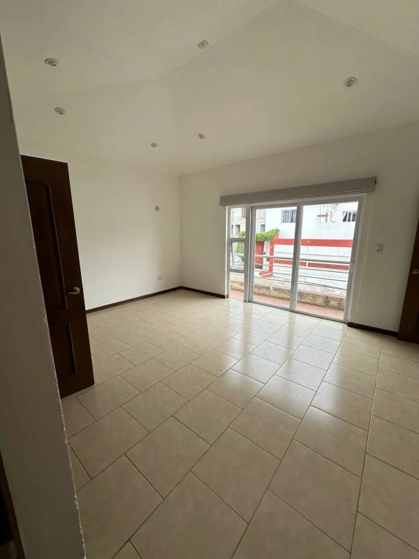Casa en Venta Bouganvilias de Arrazola — Casa en Venta en Bouganbilias de Arrazola, Carretera a El Salvador, Guatemala, Ciudad — foto 2 de 10