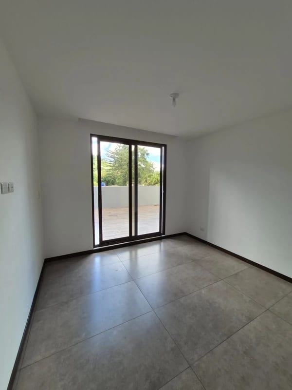 En Venta Precioso Apartamento con Terraza, San Lázaro Zona 15 — Apartamento en Venta en San Lázaro, Zona 15, Guatemala, Ciudad — foto 5 de 12
