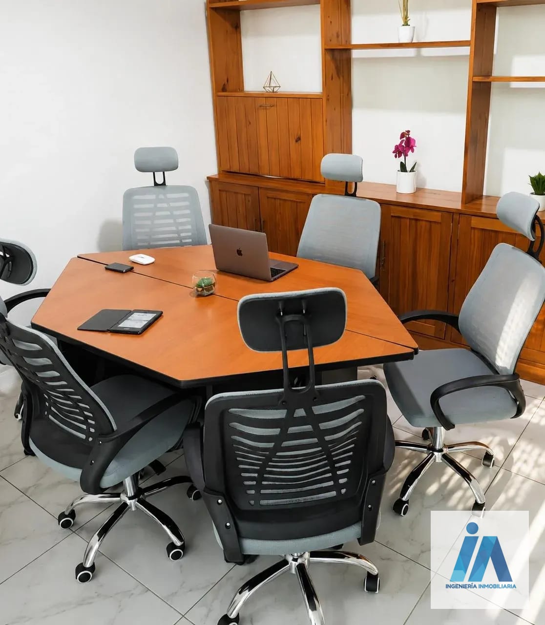 OFICINA PRIVADA EN ALQUILER 📍Edificio Pialé, Zona 10 — Oficina en Alquiler en Zona 10, Guatemala, Ciudad — foto 7 de 7