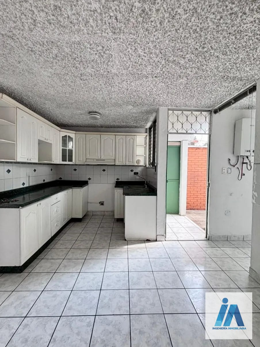 CASA EN ALQUILER PARA OFICINA📍 Avenida Petapa z.12 Por Centro Comercial Petapa — Casa en Alquiler en Zona 12, Guatemala, Ciudad — foto 8 de 13
