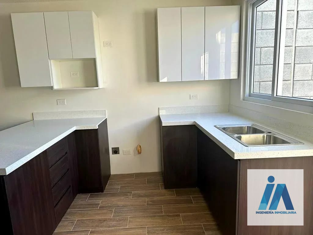 ⭕️NUEVO PRECIO TOWNHOUSE EN ALQUILER - Hacienda Real, zona 16 — Casa en Alquiler en Zona 16, Guatemala, Ciudad — foto 4 de 10
