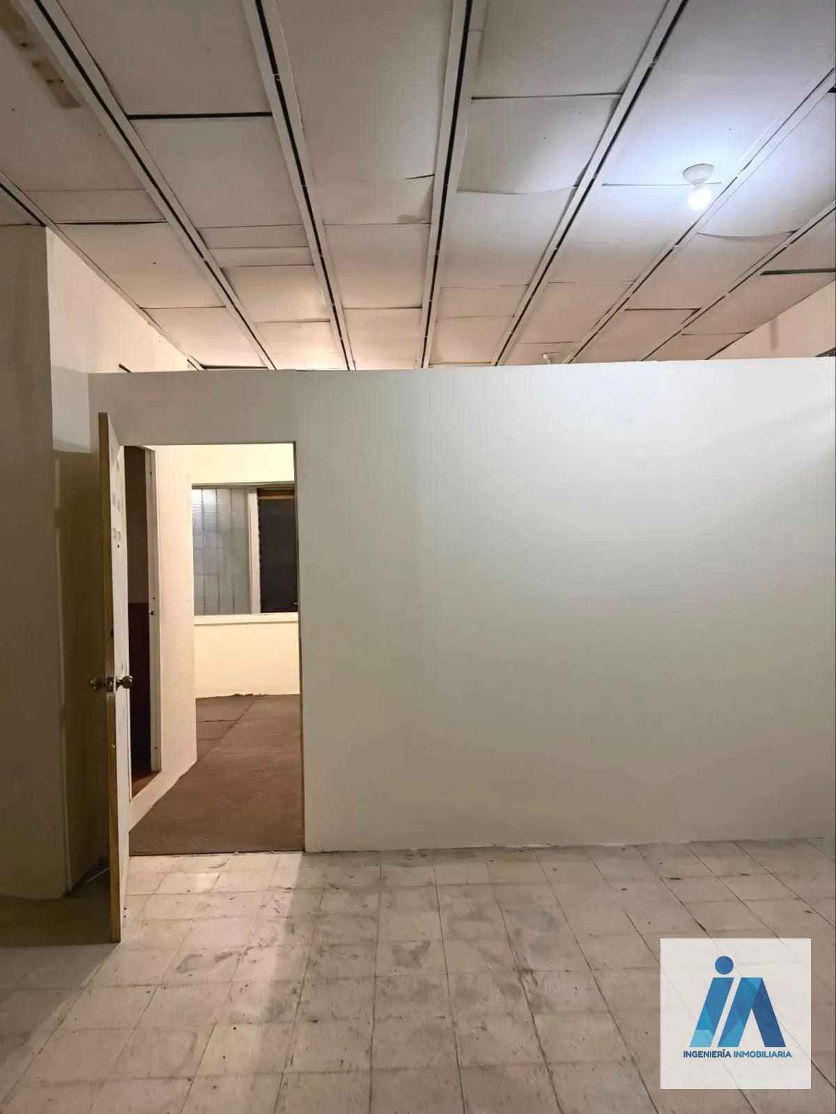 OFICINA EN ALQUILER - Edificio El Centro, Zona 1 — Oficina en Alquiler en Zona 1, Guatemala, Ciudad — foto 2 de 8