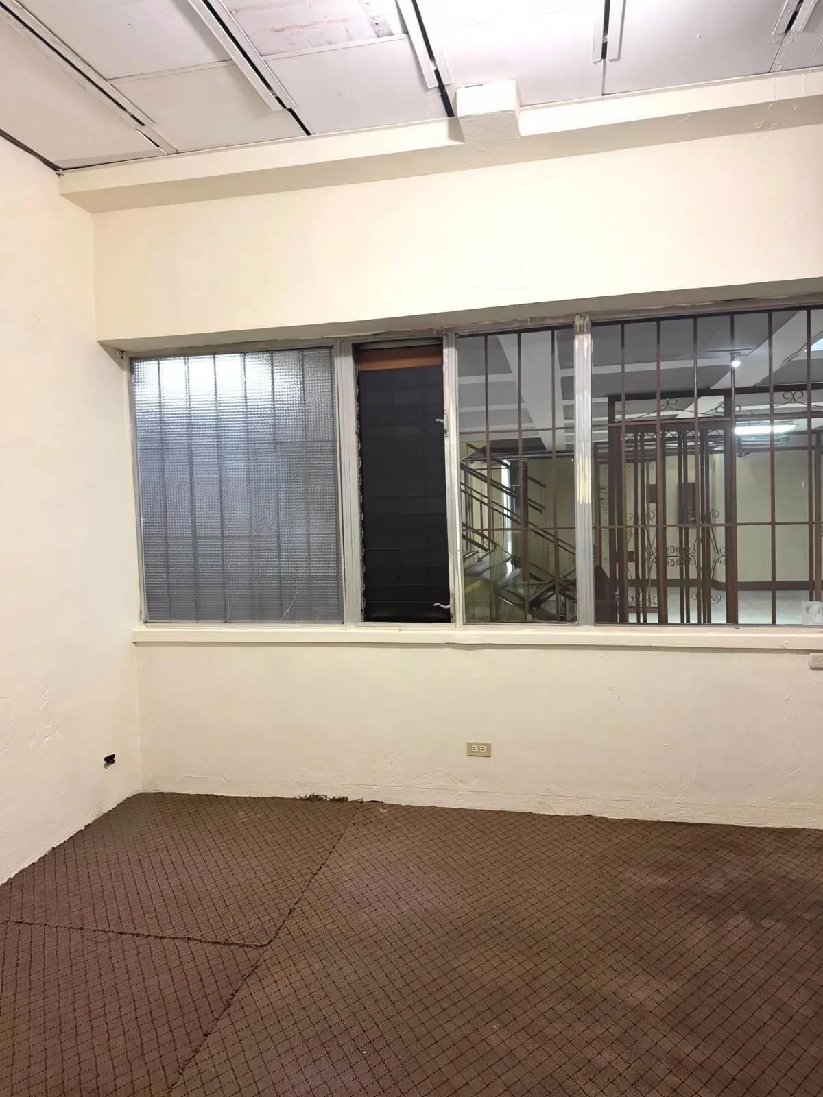 OFICINA EN ALQUILER - Edificio El Centro, Zona 1 — Oficina en Alquiler en Zona 1, Guatemala, Ciudad — foto 3 de 8
