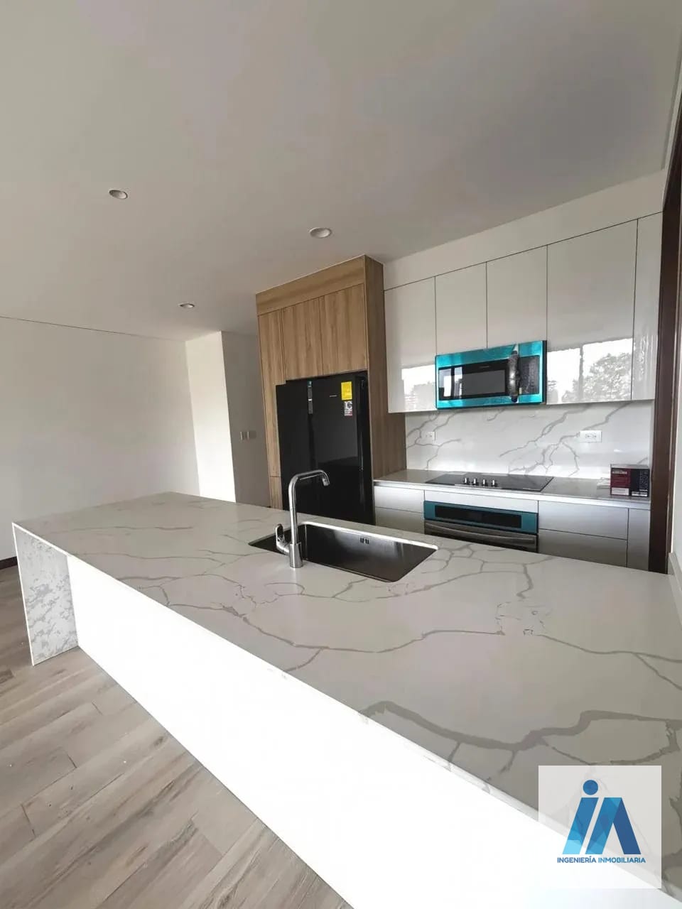 APARTAMENTO EN ALQUILER 📍 Edificio Ferre Diez, Zona 10 — Apartamento en Alquiler en Ferré Diez, Zona 10, Guatemala, Ciudad — foto 3 de 9