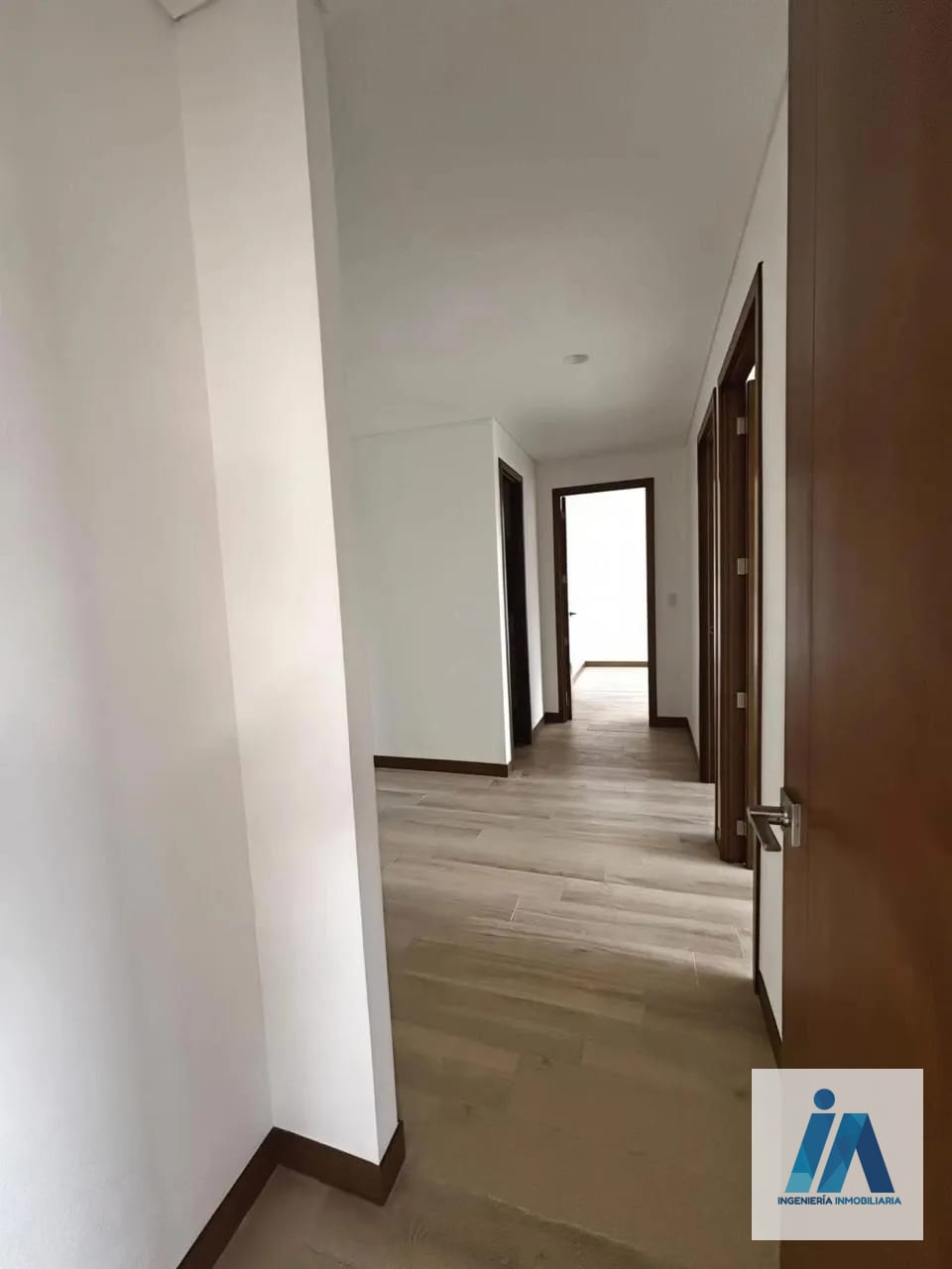 APARTAMENTO EN ALQUILER 📍 Edificio Ferre Diez, Zona 10 — Apartamento en Alquiler en Ferré Diez, Zona 10, Guatemala, Ciudad — foto 9 de 9