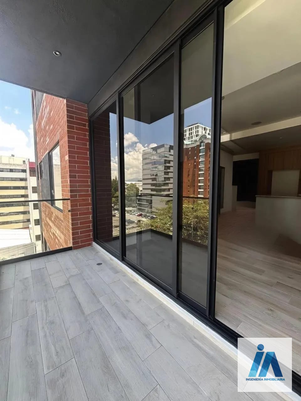 APARTAMENTO EN ALQUILER 📍 Edificio Ferre Diez, Zona 10 — Apartamento en Alquiler en Ferré Diez, Zona 10, Guatemala, Ciudad — foto 9 de 9