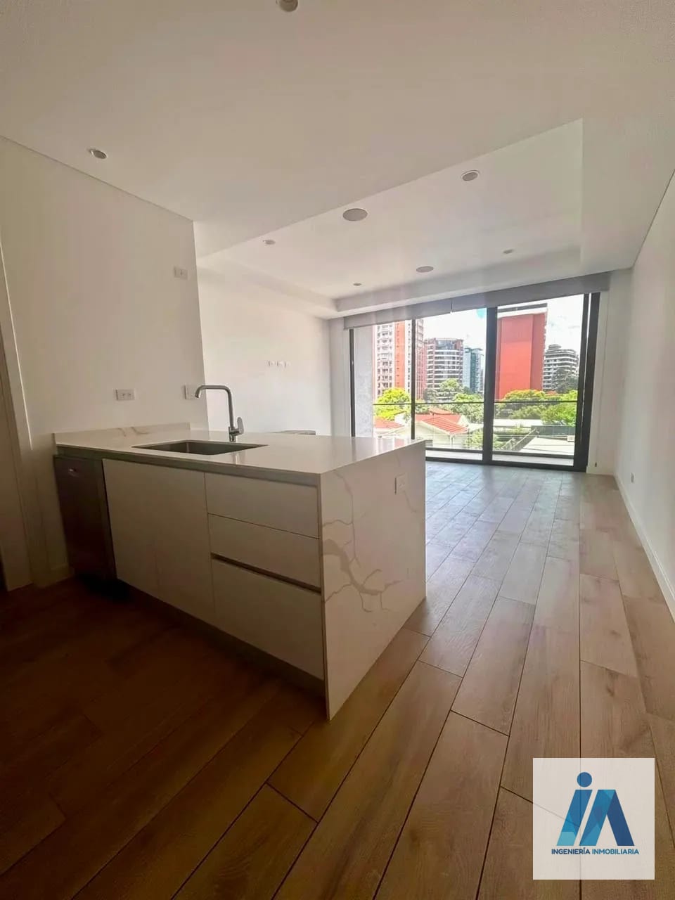 APARTAMENTO EN ALQUILER 📍 Edificio Ferre Diez, Zona 10 — Apartamento en Alquiler en Ferré Diez, Zona 10, Guatemala, Ciudad — foto 3 de 9
