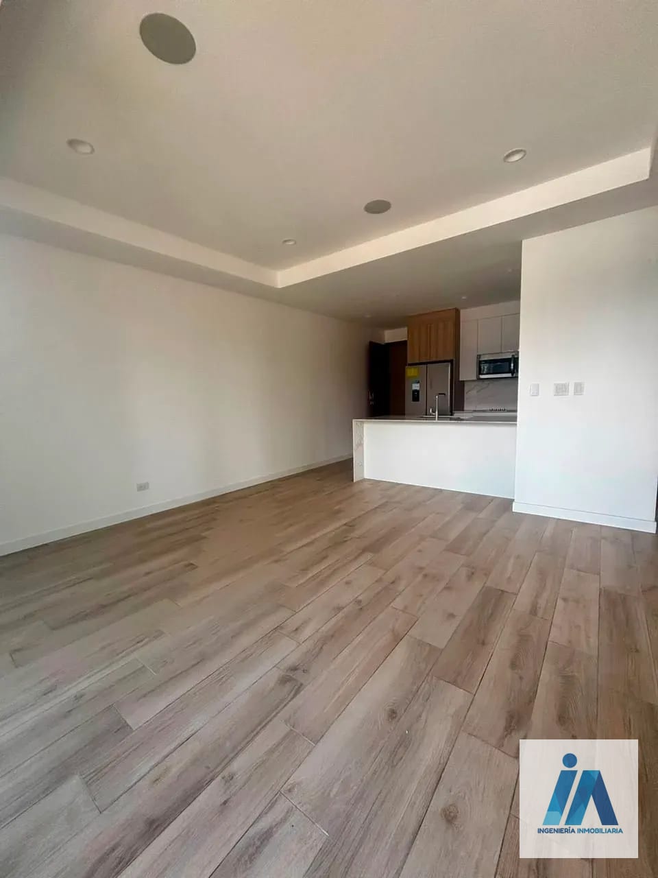 APARTAMENTO EN ALQUILER 📍 Edificio Ferre Diez, Zona 10 — Apartamento en Alquiler en Ferré Diez, Zona 10, Guatemala, Ciudad — foto 5 de 9