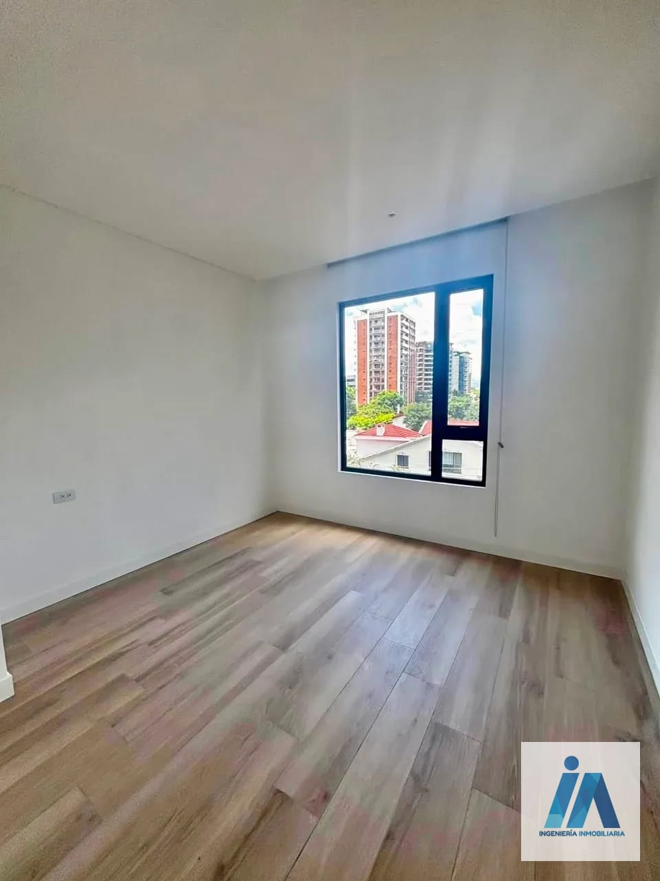 APARTAMENTO EN ALQUILER 📍 Edificio Ferre Diez, Zona 10 — Apartamento en Alquiler en Ferré Diez, Zona 10, Guatemala, Ciudad — foto 8 de 9
