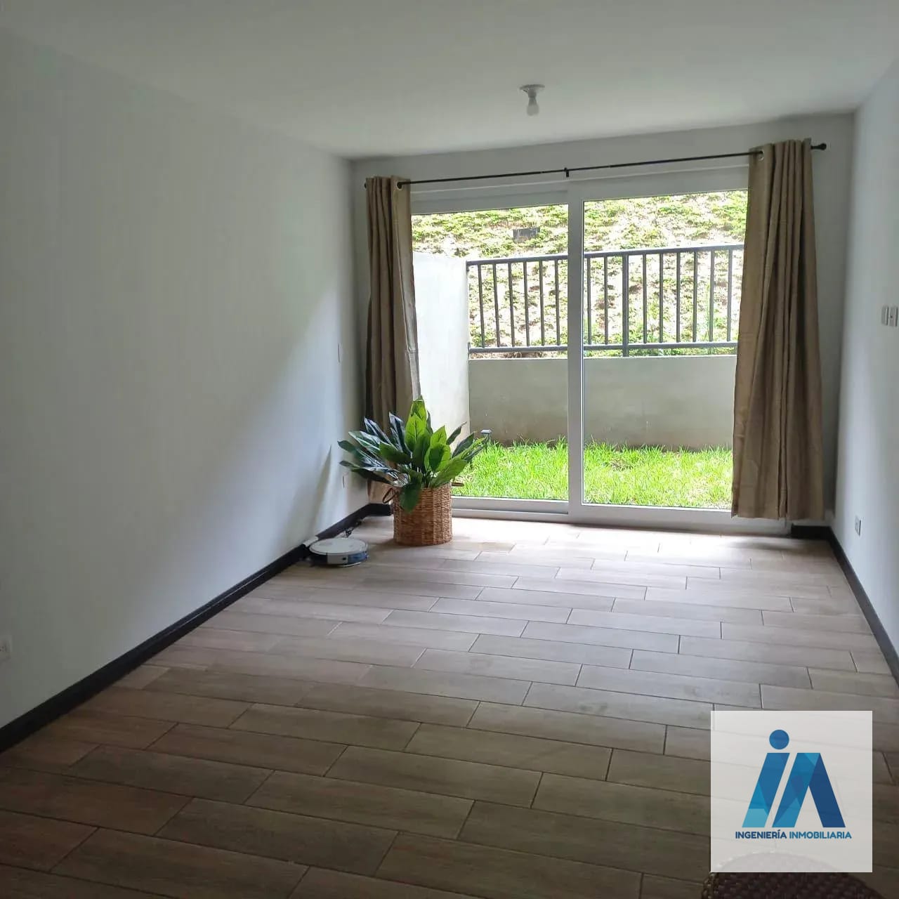 Apartamento con Jardín en Alquiler o Venta 📍 Edificio Bari, KM. 18.5 — Apartamento en Venta en Bari, Carretera a El Salvador, Guatemala, Ciudad — foto 2 de 11