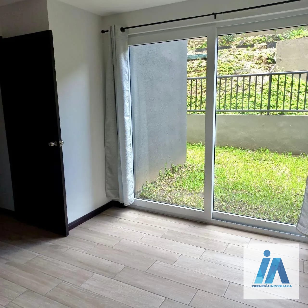 Apartamento con Jardín en Alquiler o Venta 📍 Edificio Bari, KM. 18.5 — Apartamento en Venta en Bari, Carretera a El Salvador, Guatemala, Ciudad — foto 4 de 11