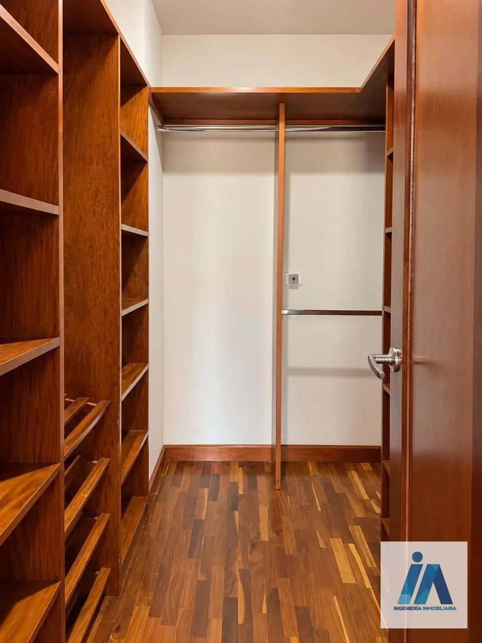 APARTAMENTO EN ALQUILER 📍 Edificio Alhambra, Zona 15 — Apartamento en Alquiler en Zona 15, Guatemala, Ciudad — foto 7 de 15