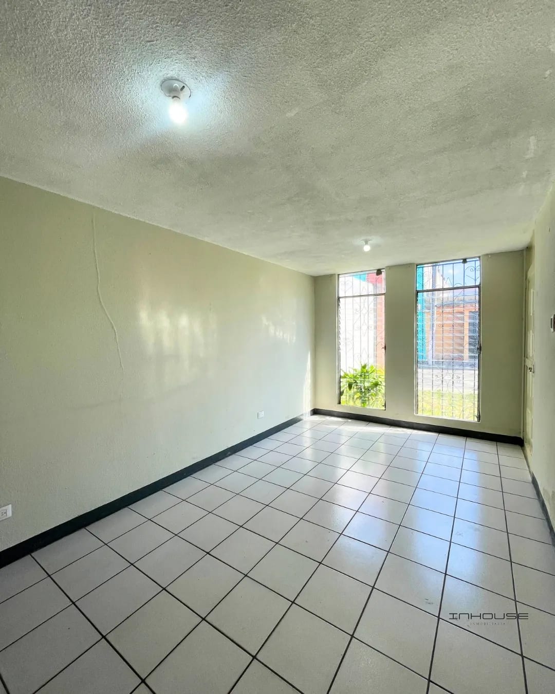 Casa en Venta en Villa Nueva de un Nivel Naciones Unidas — Casa en Venta en Naciones Unidas, Villa Nueva, Guatemala, Ciudad — foto 3 de 10