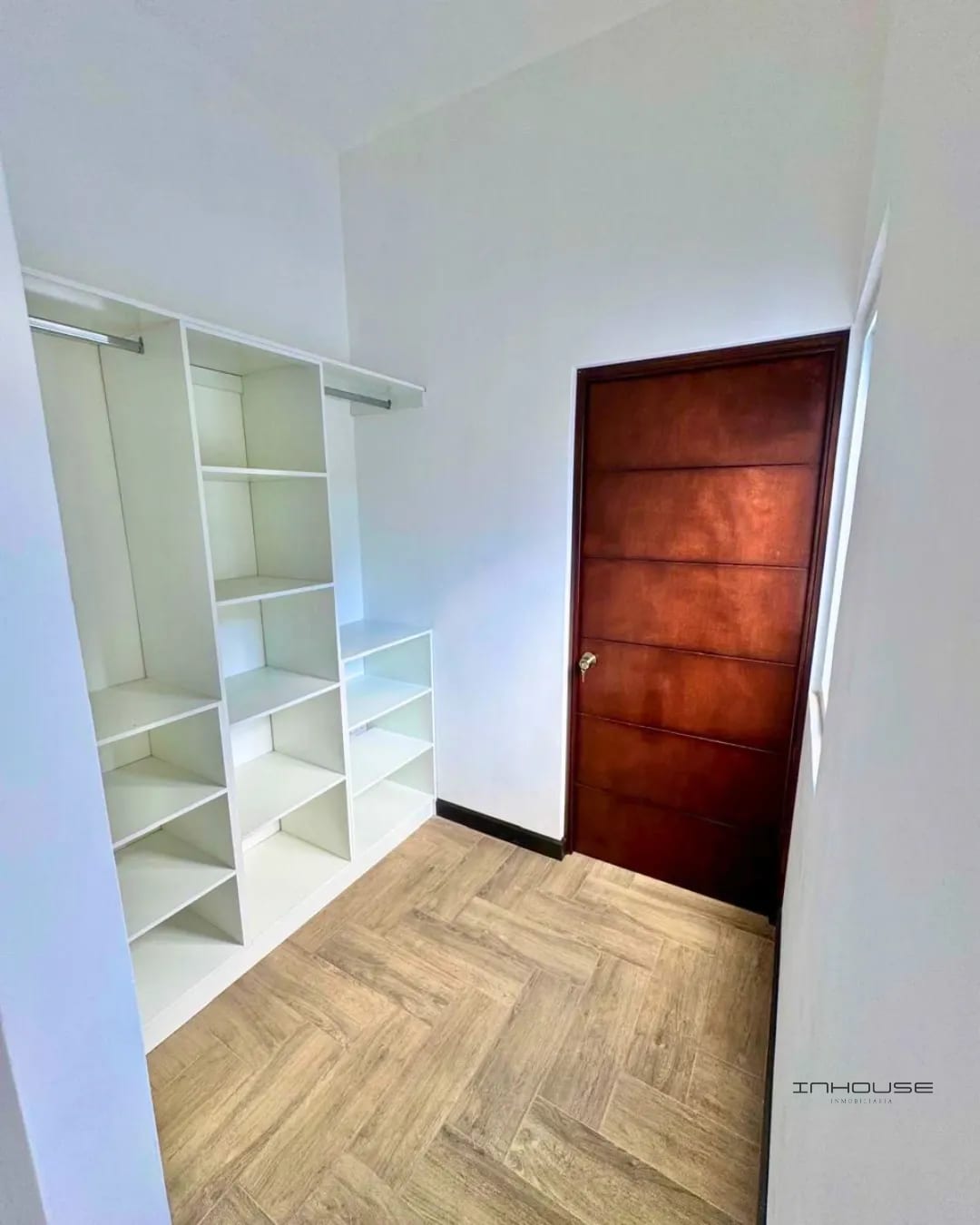 Casa en Venta en Zona 16 para Estrenar — Casa en Venta en Zona 16, Guatemala, Ciudad — foto 7 de 12