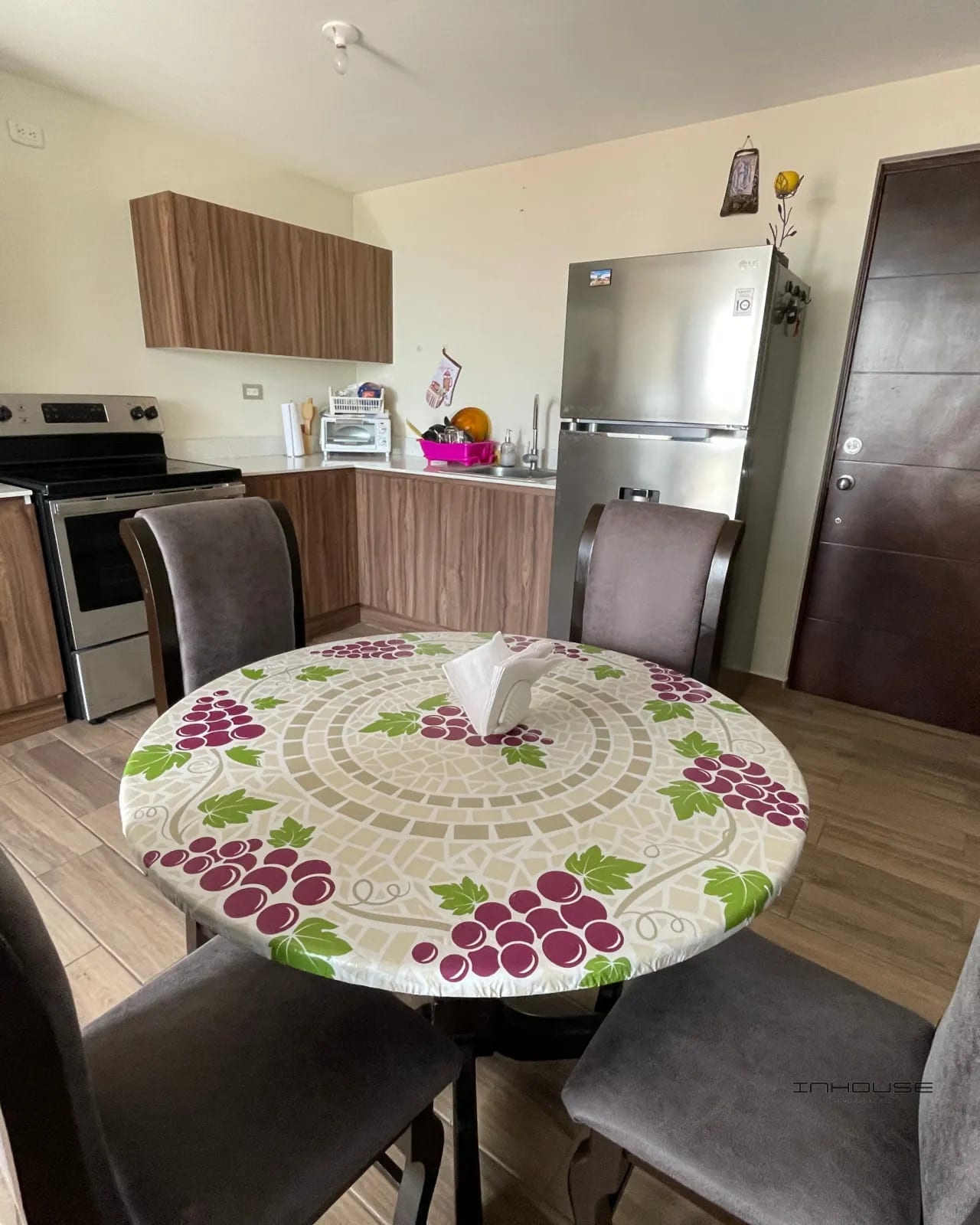 Apartamento en Renta Zona 2 de Mixco — Apartamento en Alquiler en Torre Zentia, Zona 2 Mixco, Guatemala, Ciudad — foto 8 de 15