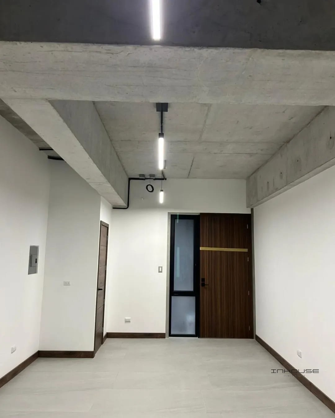 Oficina en Renta Zona 4 Edificio Septimo — Oficina en Alquiler en Séptimo, Zona 4, Guatemala, Ciudad — foto 1 de 9