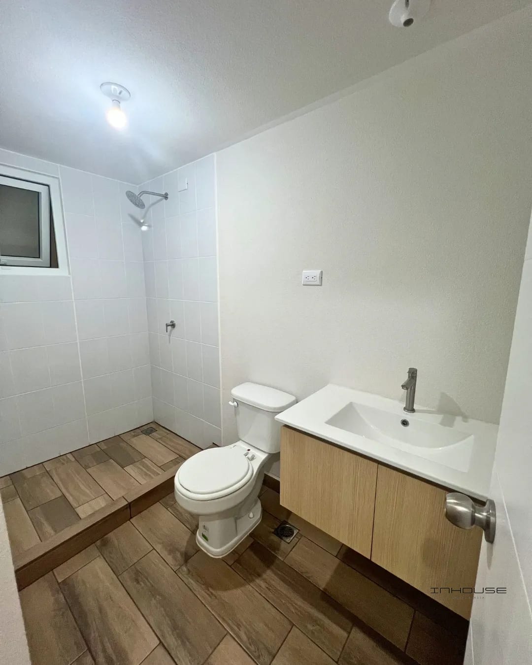 Apartamento en Venta Zona 16 en Primer Nivel con Jardín y Bodega — Apartamento en Venta en Lares 16, Zona 16, Guatemala, Ciudad — foto 5 de 10