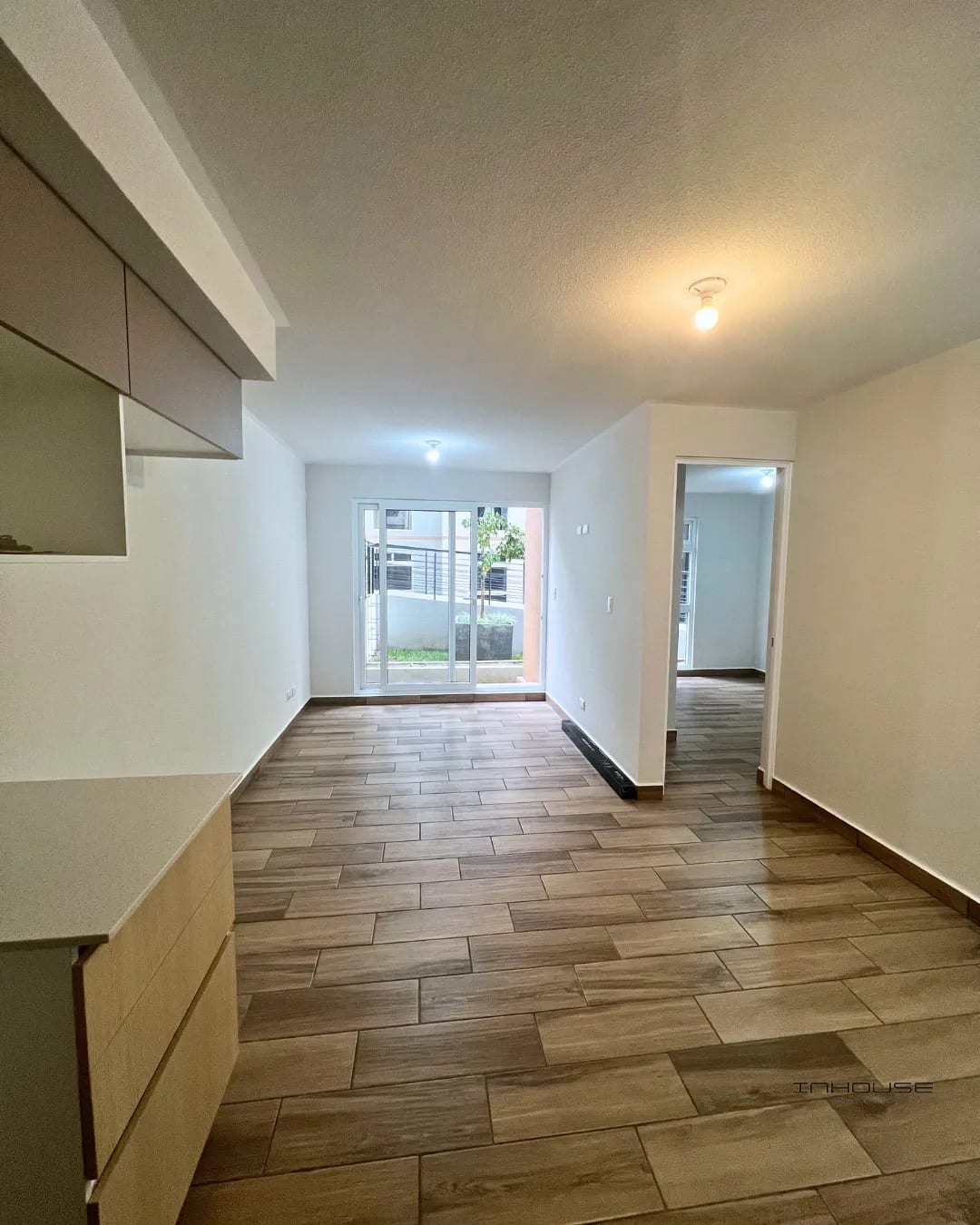 Apartamento en Venta Zona 16 en Primer Nivel con Jardín y Bodega — Apartamento en Venta en Lares 16, Zona 16, Guatemala, Ciudad — foto 8 de 10