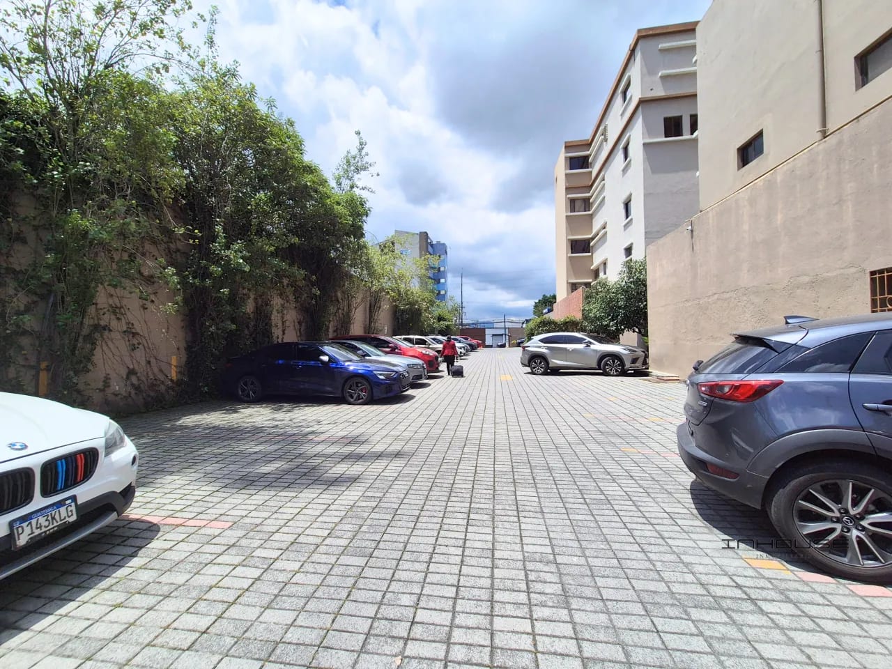 Oficina en Renta Zona 10 — Oficina en Alquiler en Zona 10, Guatemala, Ciudad — foto 4 de 9