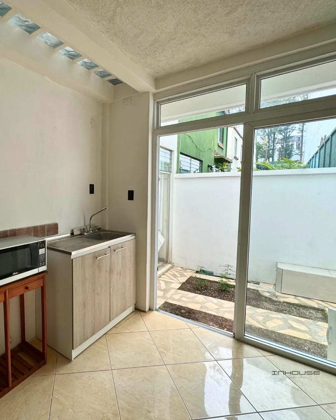 Apartamento en Renta en Zona 14 Dentro de Garita — Apartamento en Alquiler en Zona 14, Guatemala, Ciudad — foto 1 de 8