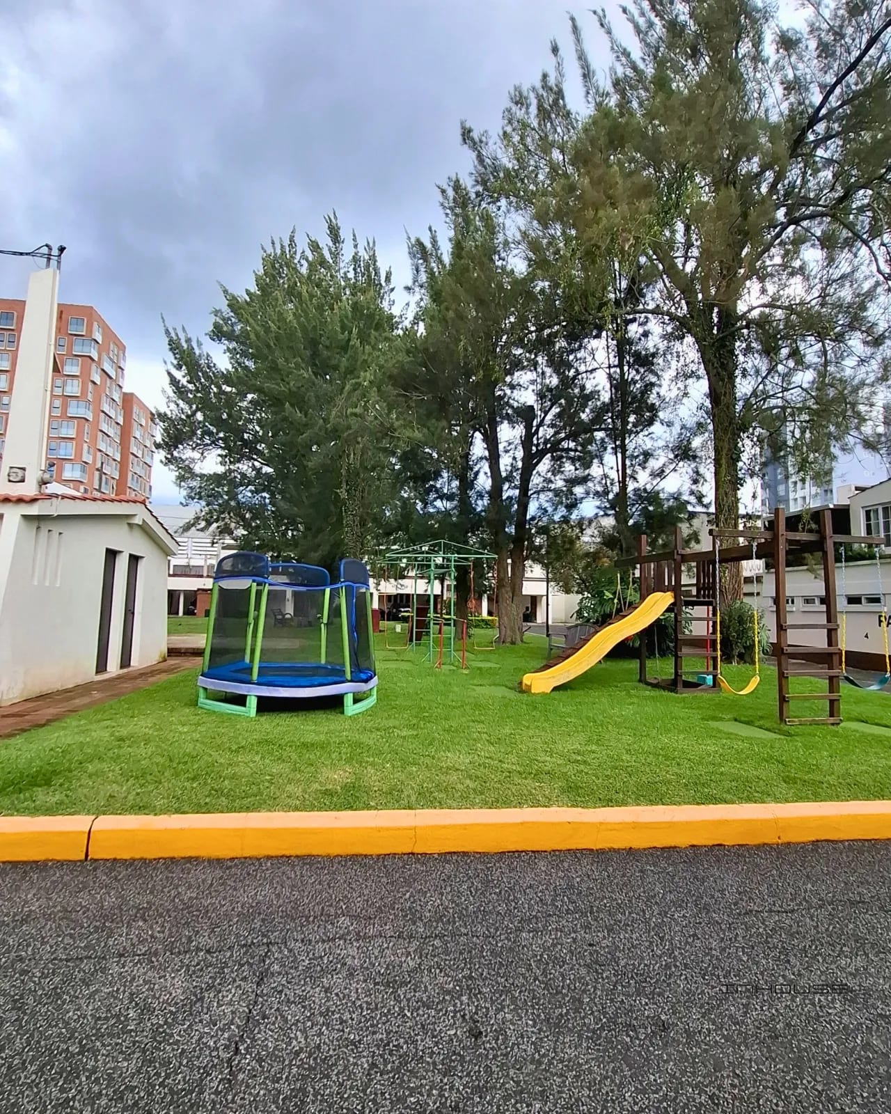 Apartamento en Renta en Zona 14 Dentro de Garita — Apartamento en Alquiler en Zona 14, Guatemala, Ciudad — foto 7 de 8