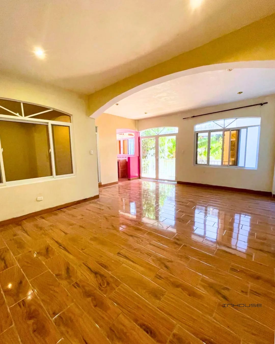 Apartamentos en Renta Zona 12 Dentro de Garita — Apartamento en Alquiler en Zona 12, Guatemala, Ciudad — foto 1 de 6