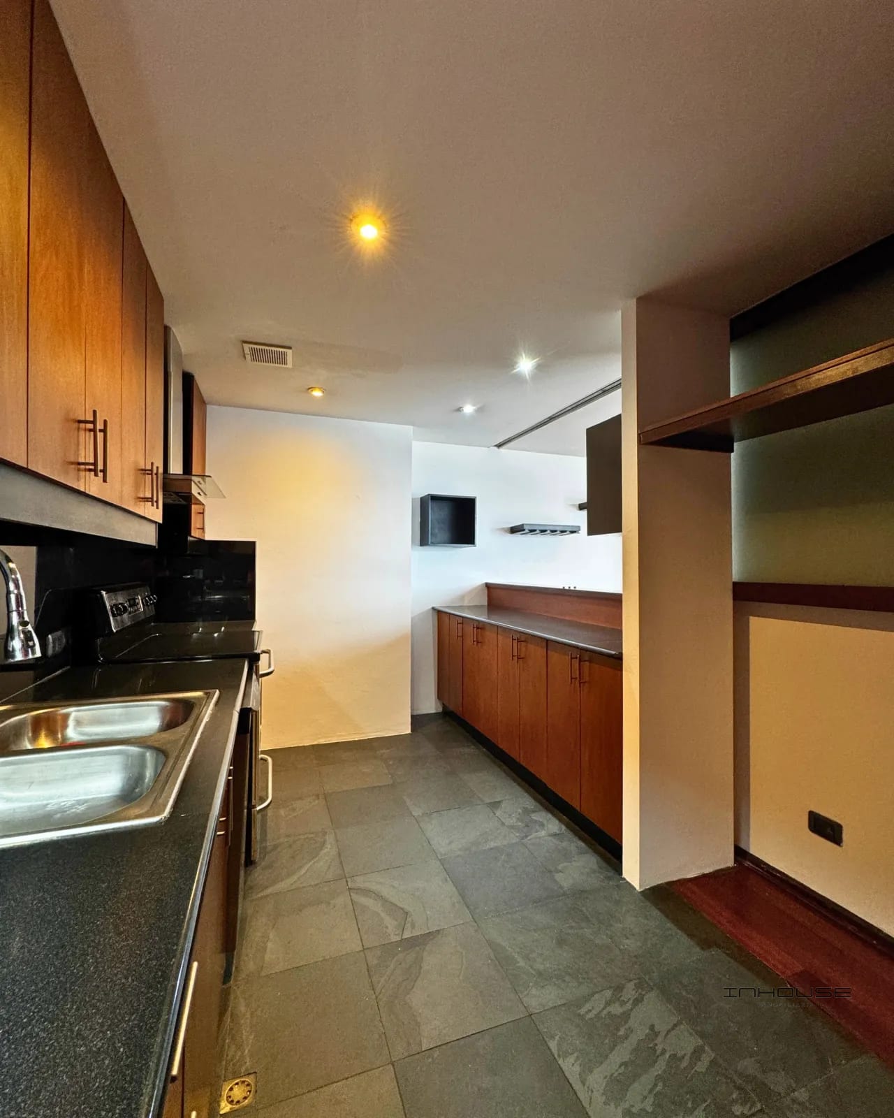 Apartamento en Renta en Zona 13 Amueblado Nivel Alto — Apartamento en Alquiler en Torre Nova, Zona 13, Guatemala, Ciudad — foto 5 de 10