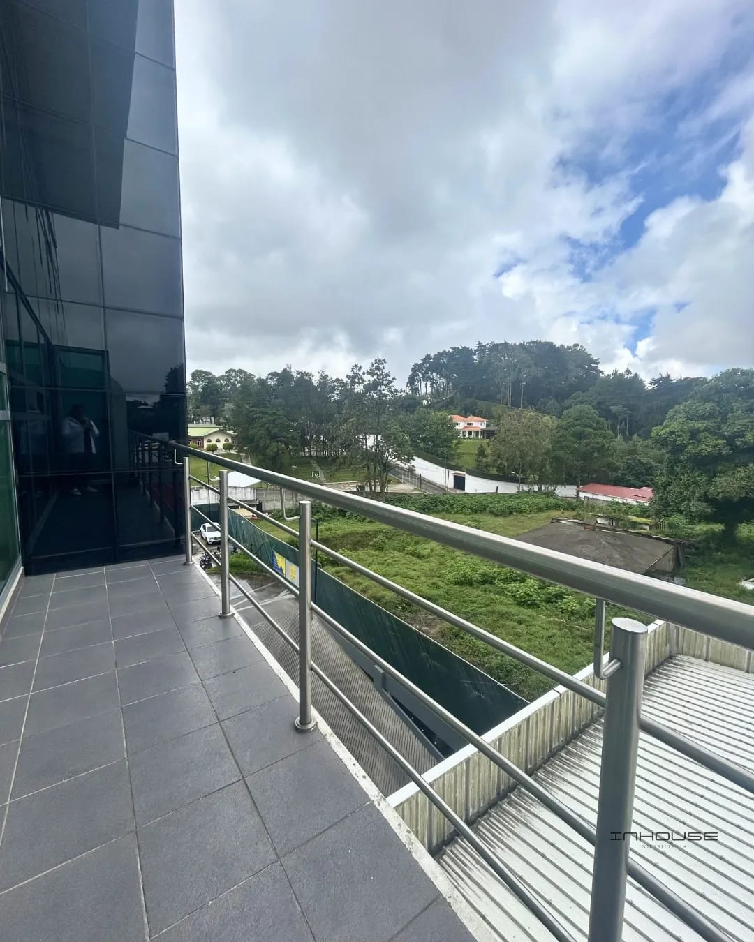 Oficina en Renta CAES KM 17 Edificio Scena — Oficina en Alquiler en km 16-20, Carretera a El Salvador, Guatemala, Ciudad — foto 2 de 8