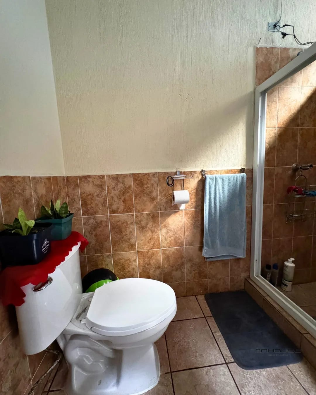 Casa en Venta en Zona 21, de un Nivel - Fuera de Garita - — Casa en Venta en Zona 21, Guatemala, Ciudad — foto 8 de 9