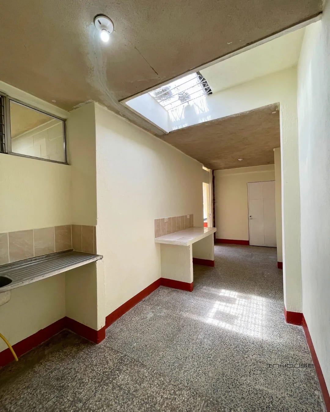 Casa en Venta en Villa Nueva Dentro de Garita -un Nivel- — Casa en Venta en Villa Nueva, Guatemala, Ciudad — foto 4 de 11