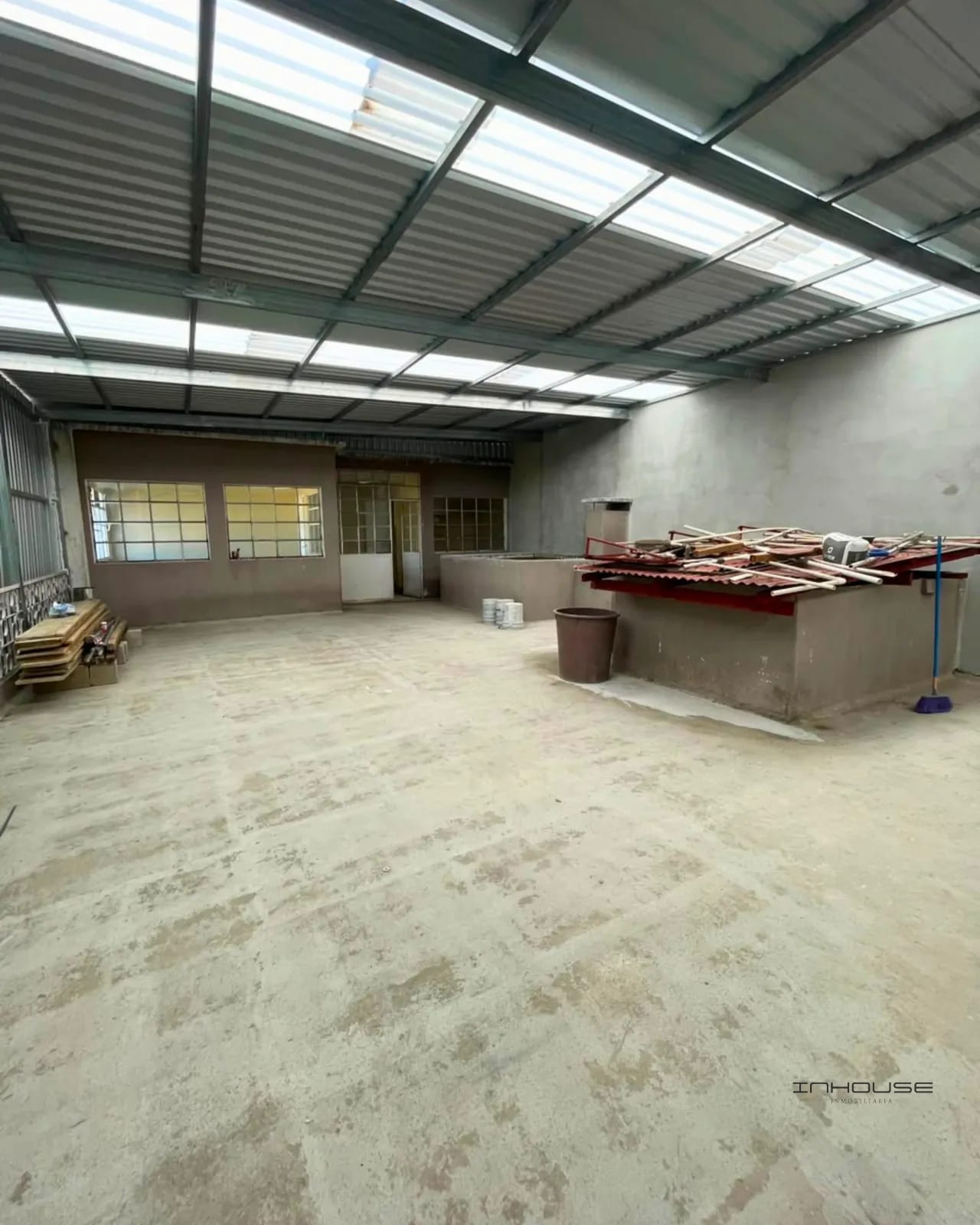 Casa en Renta en Zona 3 Fuera de Garita Ideal para Uso Comercial — Casa en Alquiler en Zona 3, Guatemala, Ciudad — foto 3 de 9