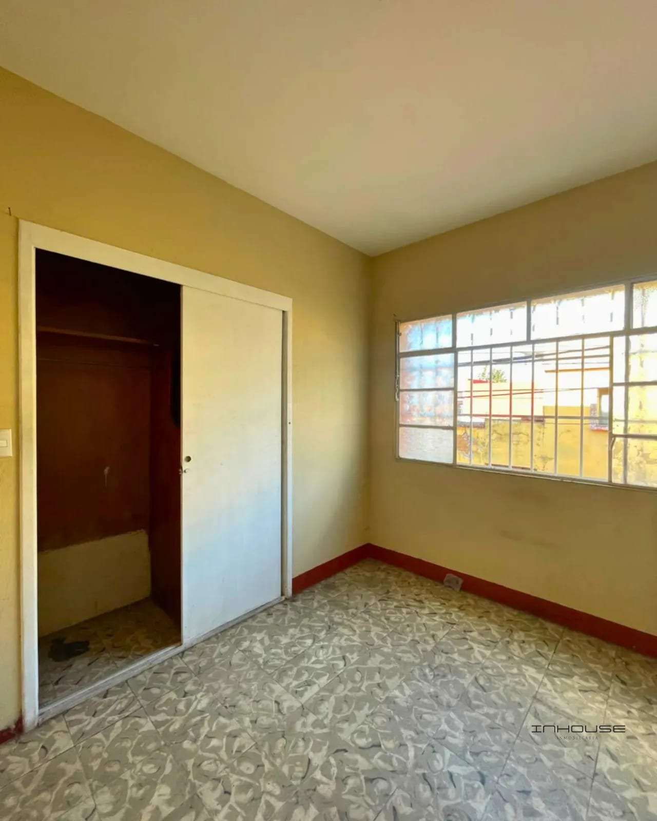 Casa en Renta en Zona 3 Fuera de Garita Ideal para Uso Comercial — Casa en Alquiler en Zona 3, Guatemala, Ciudad — foto 4 de 9
