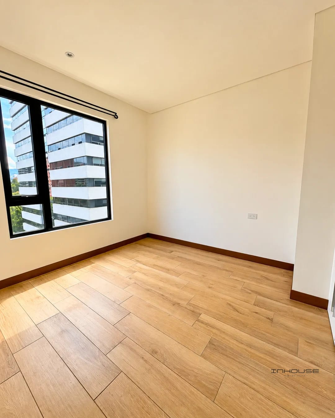 Apartamento en Renta Zona 10 con Línea Blanca Ferre 10 — Apartamento en Alquiler en Ferré Diez, Zona 10, Guatemala, Ciudad — foto 8 de 10