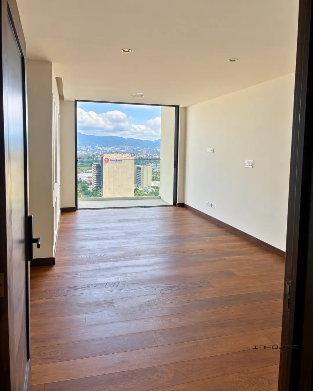 Apartamento en Renta Zona 10 Nivel Alto — Apartamento en Alquiler en Atarah, Zona 10, Guatemala, Ciudad — foto 9 de 15