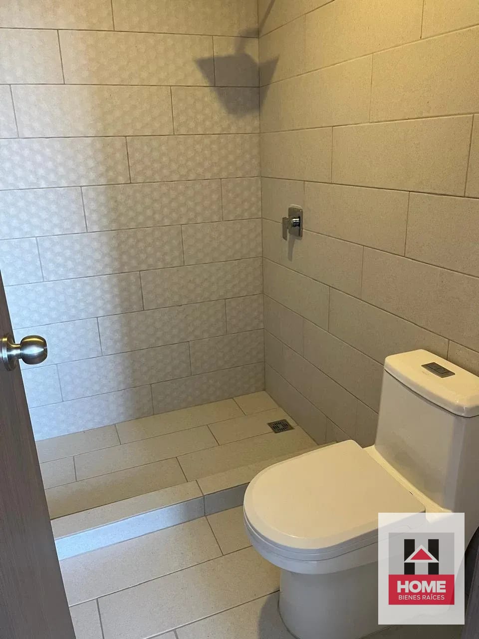 Area Aokland Mall Apartamento en Venta Zona 10 — Apartamento en Venta en Biko, Zona 10, Guatemala, Ciudad — foto 6 de 11