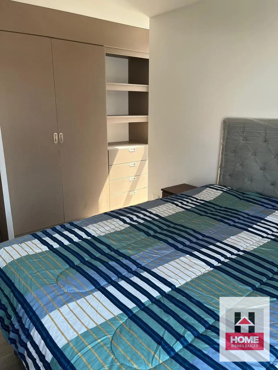 Apartamento en Venta a Pasos de Oakland Mall | Zona 10 — Apartamento en Venta en Biko, Zona 10, Guatemala, Ciudad — foto 1 de 11