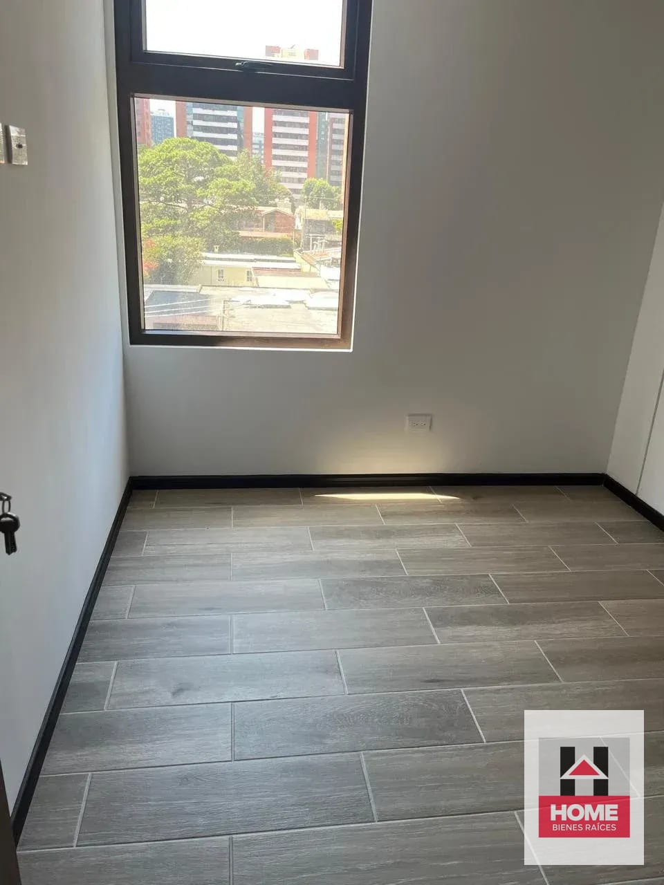 Apartamento en Venta a Pasos de Oakland Mall | Zona 10 — Apartamento en Venta en Biko, Zona 10, Guatemala, Ciudad — foto 4 de 11