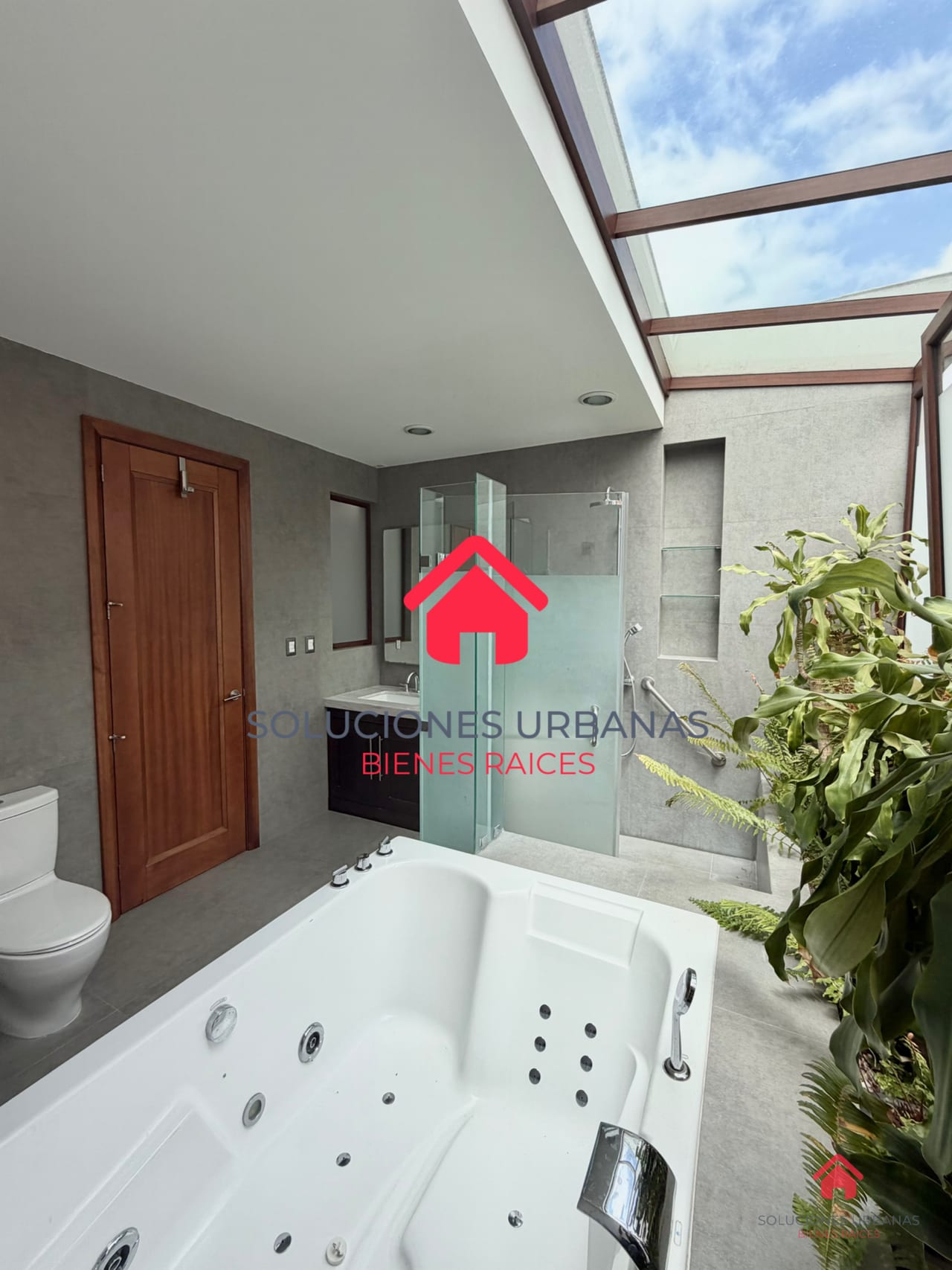 LINDISIMA CASA ACACIAS CAYALA ZONA 16 — Casa en Alquiler en Acacias de Cayalá, Zona 16, Guatemala, Ciudad — foto 6 de 10