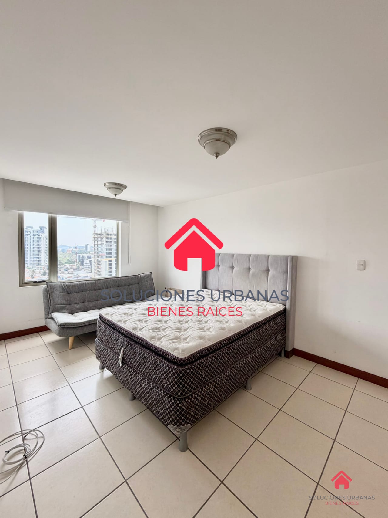 APARTAMENTO AMUEBLADO CON CUARTO DE SERVICIO — Apartamento en Alquiler en Jardines del Acueducto, Zona 10, Guatemala, Ciudad — foto 6 de 6