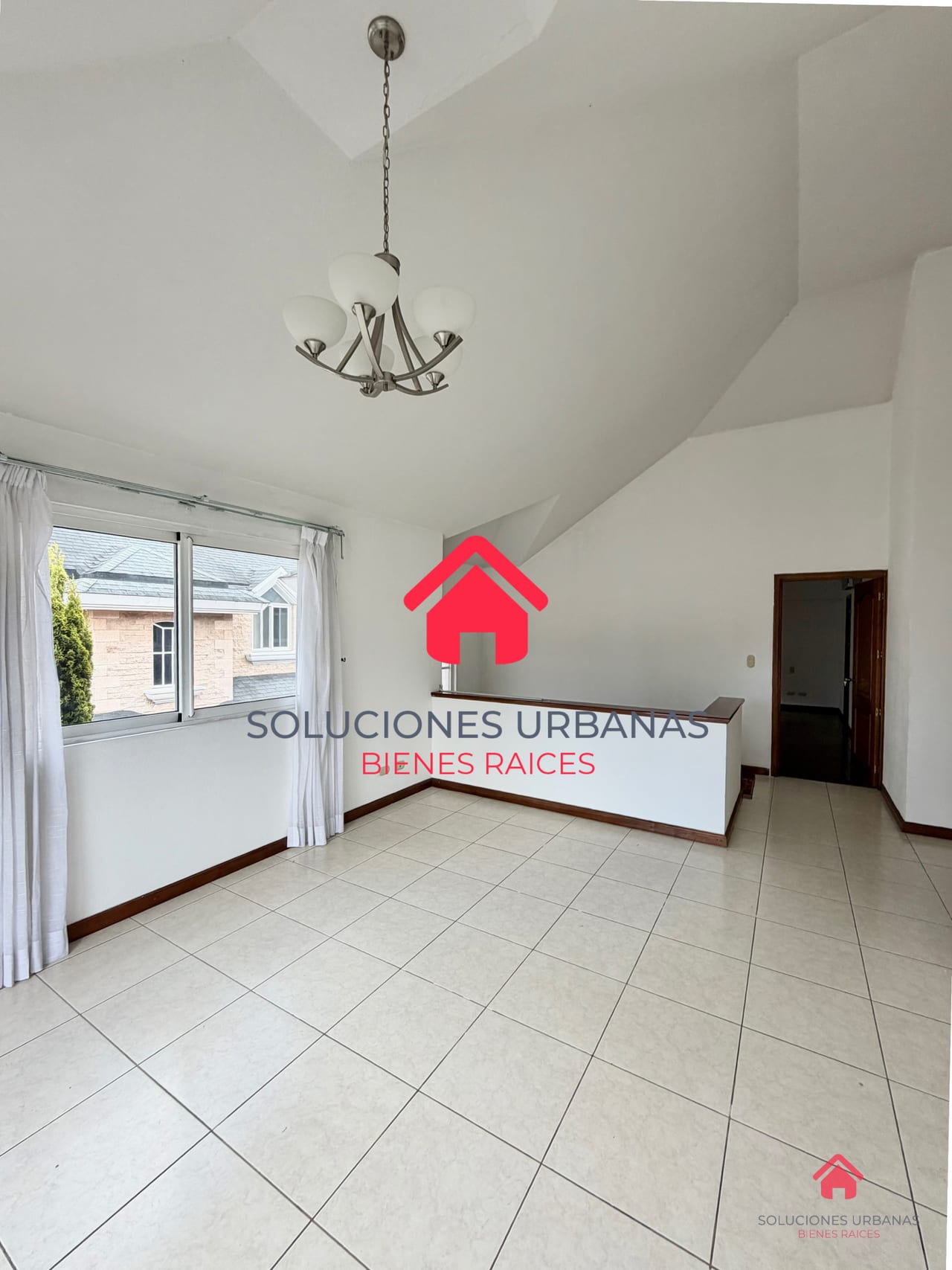 Linda Casa en el Corazón de la Zona 14 la Moncloa — Casa en Alquiler en Zona 14, Guatemala, Ciudad — foto 7 de 9