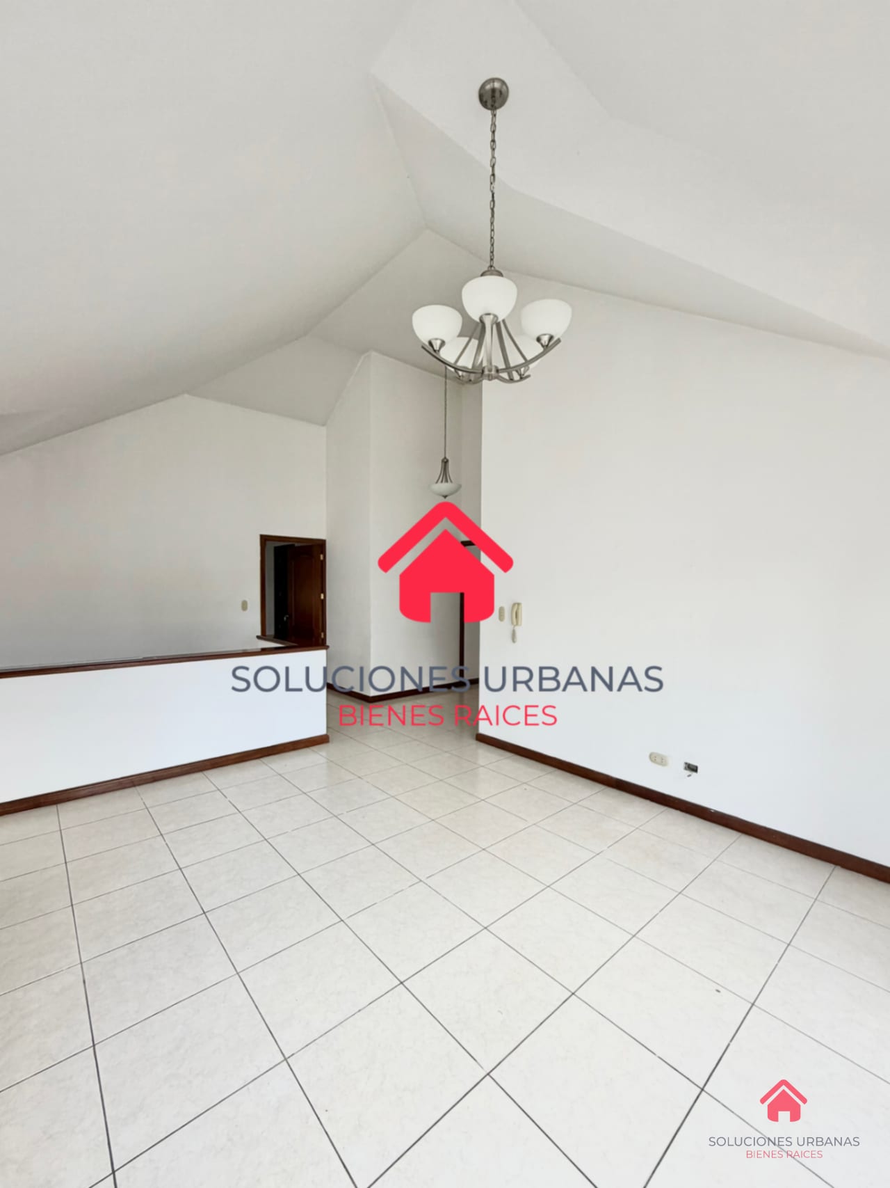 Linda Casa en el Corazón de la Zona 14 la Moncloa — Casa en Alquiler en Zona 14, Guatemala, Ciudad — foto 9 de 9
