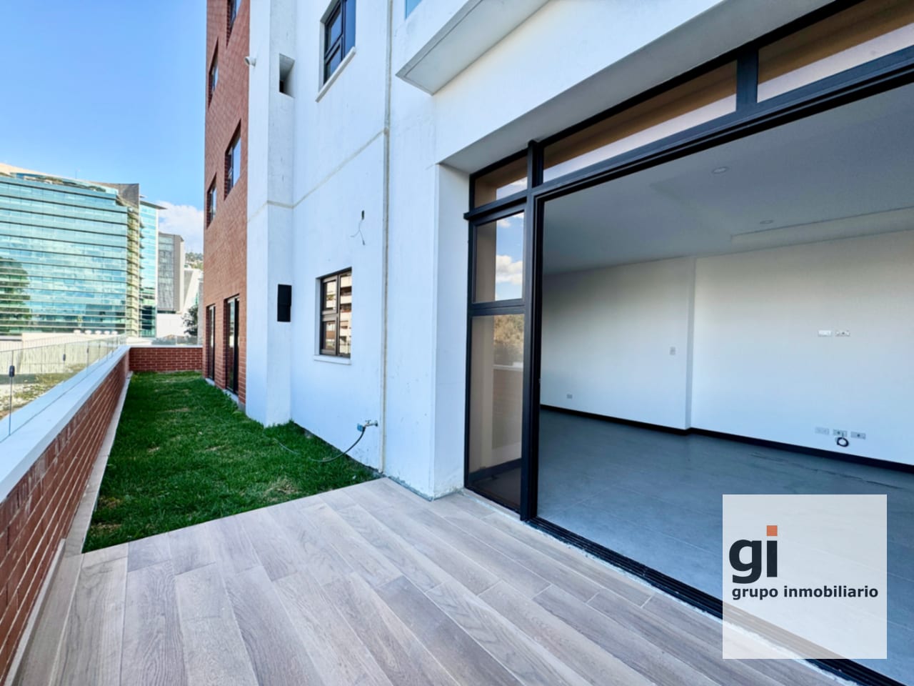 En alquiler, apartamento con jardín y vista en zona 15, 3 dormitorios — Apartamento en Alquiler en Zona 15, Guatemala, Ciudad — foto 1 de 13