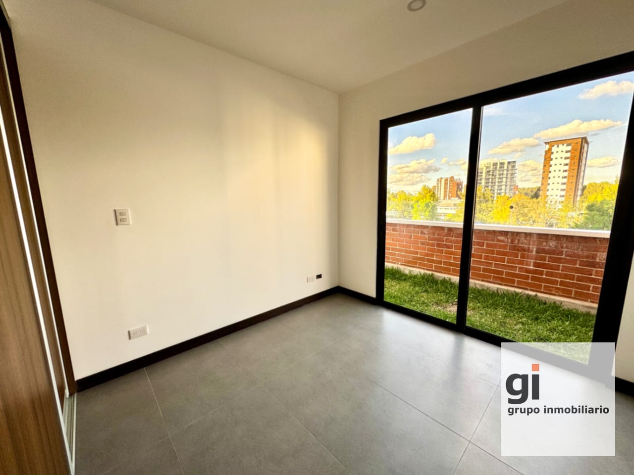 En alquiler, apartamento con jardín y vista en zona 15, 3 dormitorios — Apartamento en Alquiler en Zona 15, Guatemala, Ciudad — foto 7 de 13