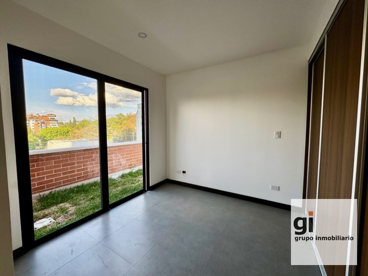 En alquiler, apartamento con jardín y vista en zona 15, 3 dormitorios — Apartamento en Alquiler en Zona 15, Guatemala, Ciudad — foto 8 de 13