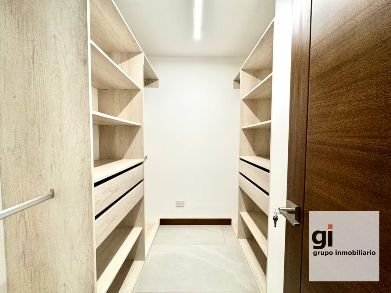 Apartamento en venta por Oakland — Apartamento en Venta en Zona 10, Guatemala, Ciudad — foto 10 de 14